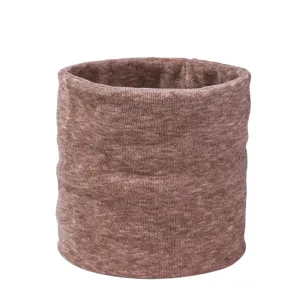Brauner Strick-Loop-Schal, dicker warmer Winterschal für Damen und Herren im Alltag.