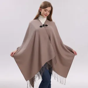 Femme poncho cape tricot frange châle bouton cardigan automne hiver vêtements vue détaillée