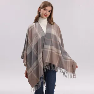 Dames Geruit Geruit Franje Warme Sjaal Verdikte Deken Poncho Bovenkleding Polyester Jacquard Geruit Kwastje Gezellige Winter S Sjaal Wikkel