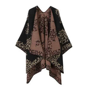Capa chal poncho abierta de imitación cachemira con estampado de leopardo invierno.