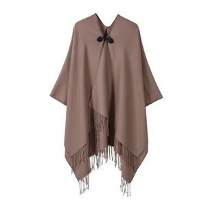 Femme automne hiver tricoté frange châle cape cardigan avec bouton fermeture marron élégant