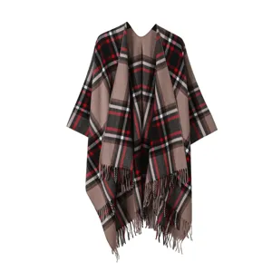 Klassieke ruit cape poncho voor dames, stijlvolle open wintersjaal met franjes zoom.