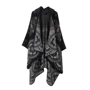 Details des vintage Kapuzenumhangs, warmer Cashmere-Imitat Jacquard Schal für kalten Herbst.