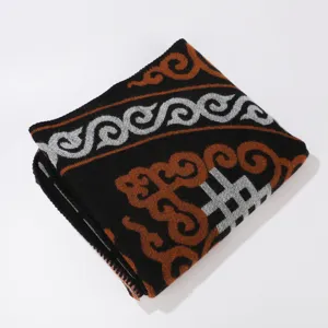 Ethnische warme Strickschal Detailansicht, ideal für Herbst und Winter Reisen und Outdoor.