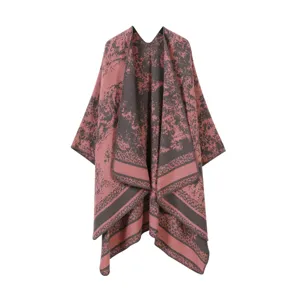 Vintage gemusterter Strick Poncho Schal für Damen, weicher Kaschmir-Griff, stylische Reisebekleidung.