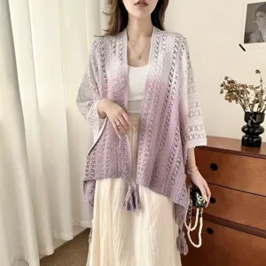 Scialle lavorato a maglia sfumato viola con nappe, elegante cardigan estivo da donna mantella.