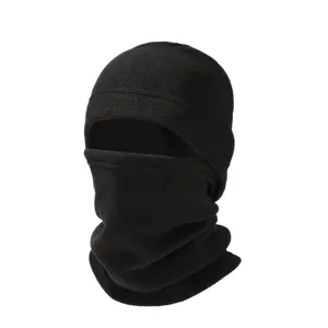 Nahaufnahme der schwarzen Fleece-Sturmhaube, weicher Thermostoff ideal für das Radfahren.