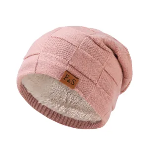 Rosa warme Winter Strickfleece Mütze mit F&S Patch, weiche Freizeitmütze für Herren.