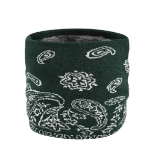 Dunkelgrüner Winter Strick Halswärmer mit Fleece Futter und weißem Paisley Muster Schal.