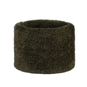 Detailed view of the winter faux fur neck warmer in dark green, soft and cozy fleece snood.