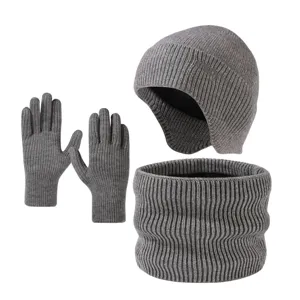 Ensemble tricoté d'hiver chaud comprenant bonnet cache-cou et gants pour temps froid et plein air.