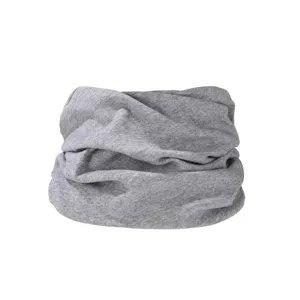 Détail d'écharpe tube en coton gris, tour de cou d'hiver polyvalent et bonnet souple par temps froid.