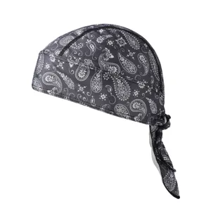 Detailansicht der Radkappe mit Paisley-Muster, atmungsaktives, schnelltrocknendes Material.