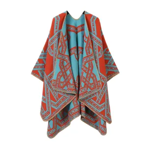 Ethno Stil gewebter rot-blauer geometrischer Muster Poncho Schal, ideal für Reisen im Freien.