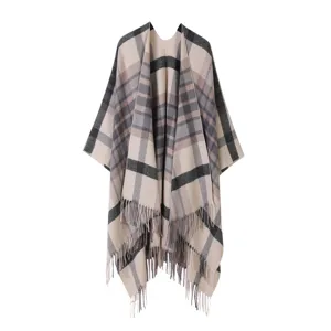 Klassischer Karo Fransen Poncho Umhang, stylischer offener warmer Winter Schal Cape.