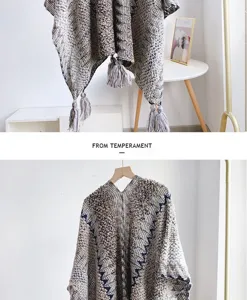 Herfst winter etnische mohair kwast sjaal cape, comfortabel gebreid kledingstuk voor buiten.