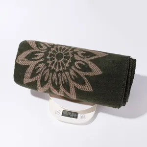 Dunkelgrüner Strick-Winterschal, warmer Boho-Umhang, Decke mit detaillierter Gewichtsanzeige