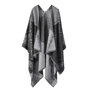 Femme rétro géométrique imprimé léopard poncho châle cape ouvert détail vue produit