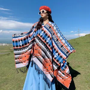 Retro ethnic style warm split fringe cape, perfect for travel and daily winter outdoor wear.