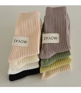 Damen gerippte mittlere Socken Macaron Farbe weich casual süß gestapelte Mode Socken Detail