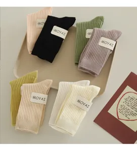 Damen Macaron Farbe gerippte Socken Detail Frühling Sommer, süße Baumwolle Freizeitsocken.