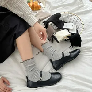 Women's Crew Socks Casual Solid Color Cotton Knit Mid-Tube Socks With Back Slit Design Daily Wear Hosiery