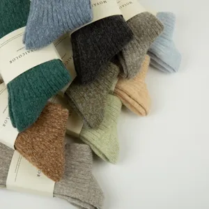 Winter Verdickt Thermisch Plüsch Slouch Socken Für Damen Einfarbig Mittlerer Schlauch Warm Frottee Socken Lässig Tägliches Kaltes Wetter