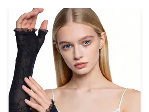 Manches longues en dentelle noire motif toile d'araignée, gants gothiques sans doigts.