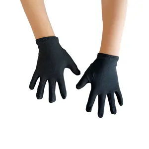Comodi guanti corti neri elastici per bambini per danza e protezione solare all'aperto.