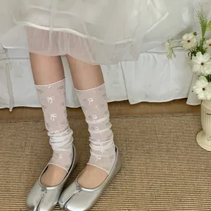 Witte transparante strik stijgbeugelsokken, schattige Japanse balletcore stijl detail.