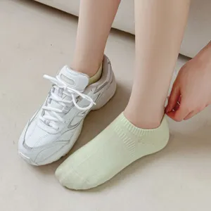 Light green shallow-mouth invisible socks, spring and summer thin cotton socks detail view.