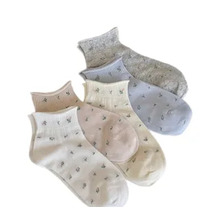 Calcetines cortos floreados para mujer, calcetines de verano finos con borde enrollado.
