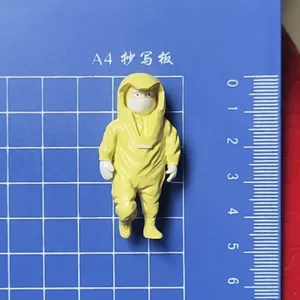 Miniatur Schutzanzug Figur aus Harz Handwerk Mikro Landschaft Garten Spielzeug Dekoration