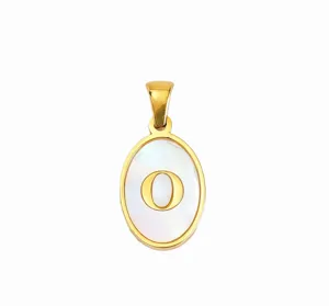 Gold-plated stainless steel oval mother-of-pearl letter O pendant necklace accessory chic.