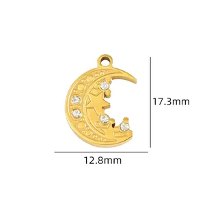 Gedetailleerd overzicht van de gouden maan hanger met sprankelende kristallen en afmetingen.