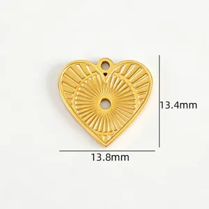Detail view of the retro embossed heart pendant, measuring 13.4x13.8mm, elegant sunburst design.