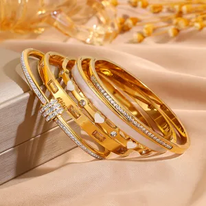 Elegantes Armband Set aus Titanstahl mit Zirkon Steinen Luxus Damenschmuck Detailaufnahme