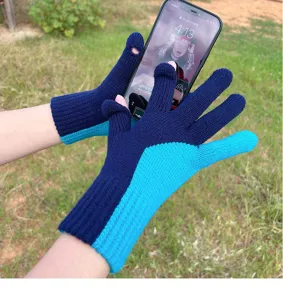 Retro color-block knitted gloves for women and men, touch screen fingerless winter wear.