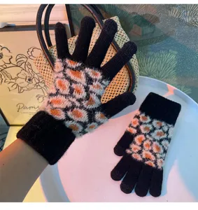 Women winter touch screen knit gloves, fuzzy leopard print thermal full finger gloves warm.