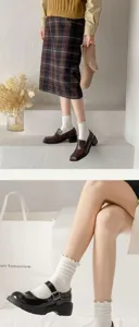 Detailed view of women ruffle mid-calf cotton socks with Japanese JK style autumn daily wear.