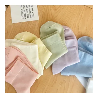 Solid color dopamine mid-tube women socks, soft wide-mouth casual breathable spring socks.
