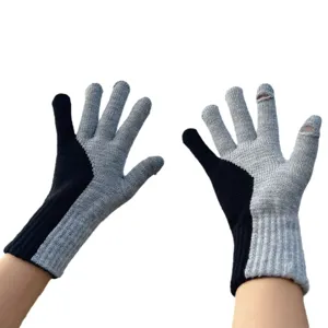 Color-blocked knit touchscreen gloves for men and women, retro winter warm cycling mittens.