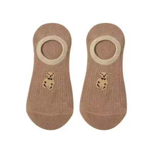 Summer low-cut invisible socks for women, breathable cotton short socks with cute bear pattern brown.