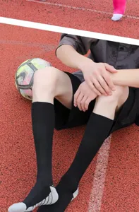 Professionele sportcompressiesokken voor hardlopen en voetbal, ademend lang buisontwerp.