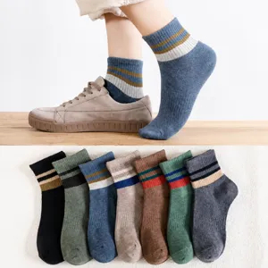 Men's Japanese style striped mid-tube cotton socks, breathable athletic comfort socks.