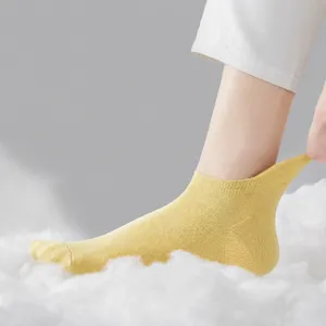 Solid color low-cut boat socks with pull tab for women, breathable short socks for spring summer.