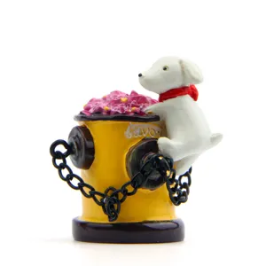 Miniatur weiße Hund Figur Detail, Harz Sukkulenten Garten Landschaft Ornament Nahaufnahme