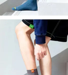 Men's casual mid-calf cotton socks, breathable and sweat-absorbent daily wear athletic socks.