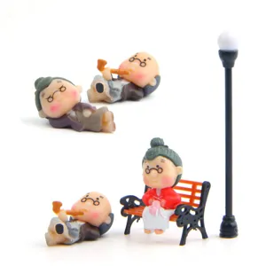Miniature Grandparents Figurines And Prop Lamp For DIY Micro Landscape Decoration PVC Injection Molding Rustic Home Desk Garden Ornament Succulent Pot Cake Topper