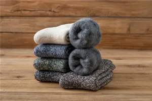 Dickes Woll-Winter-Thermosocken-Detail, zeigt weiche Textur und kuschelige Wärme.